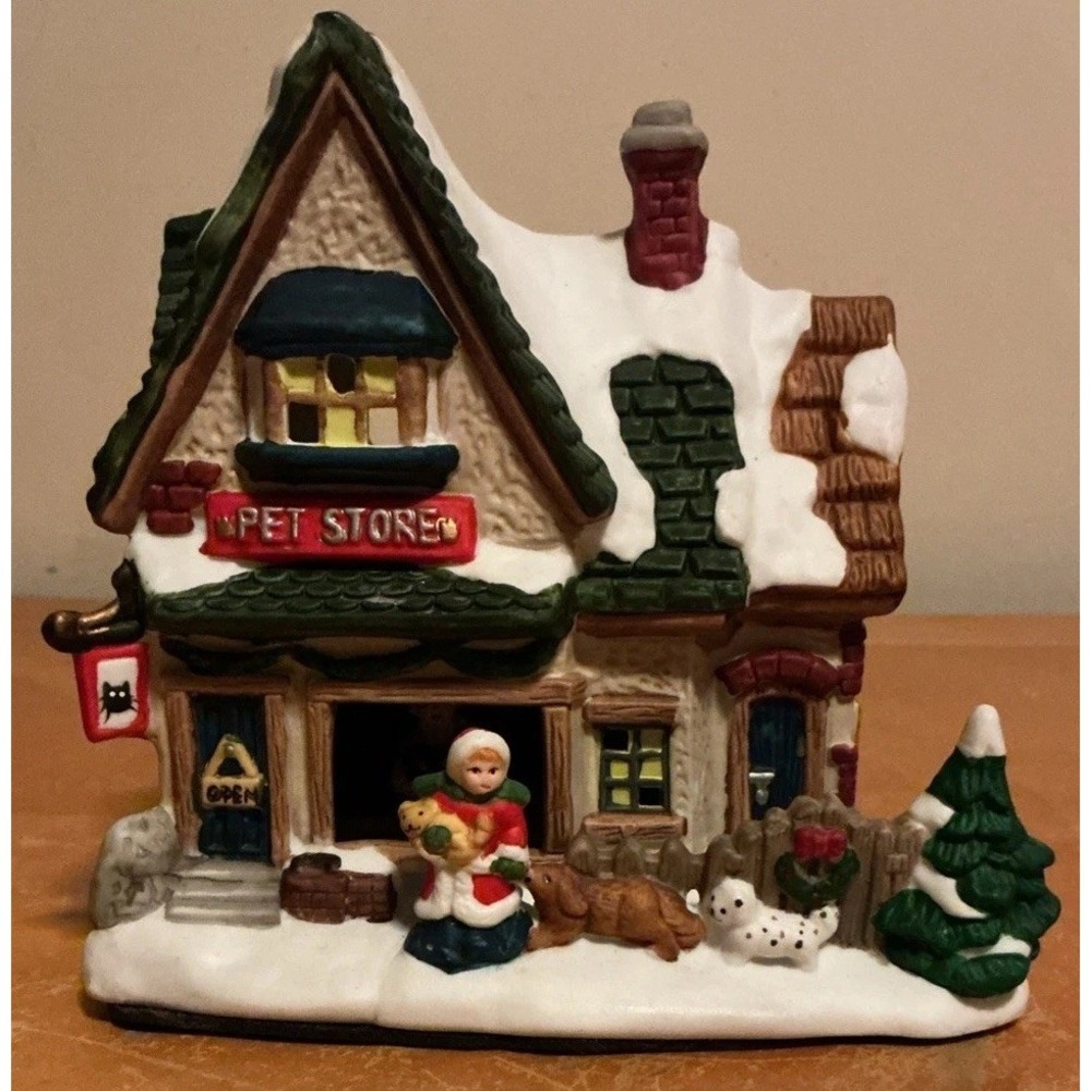 Vintage Christmas village ceramic snow-coverd Lighted pet shop 7" Tall house